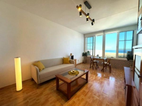 The Lucky Beach Apartment